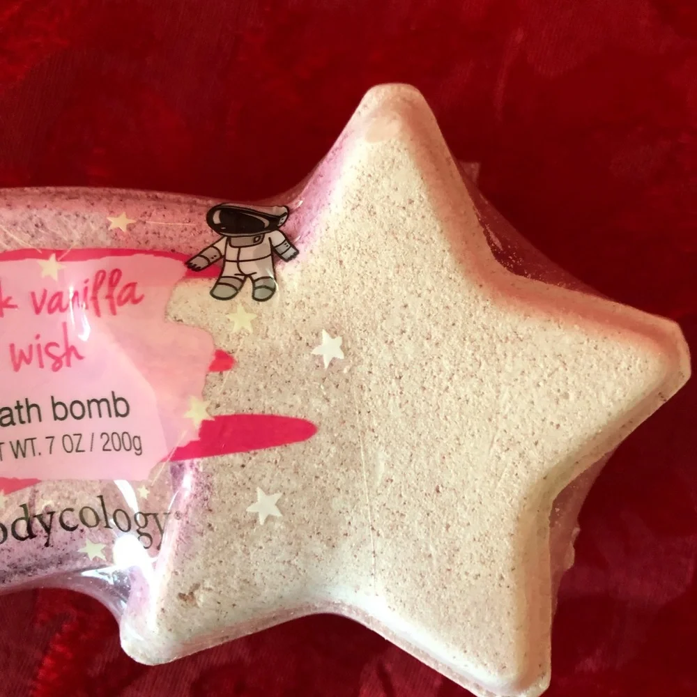 ☀️ 3/$10 Bodycology Shooting Star Vanilla Musk large bath bomb (see description)